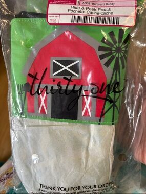 New thirty-one Hide & Peek pouch Barnyard Buddy